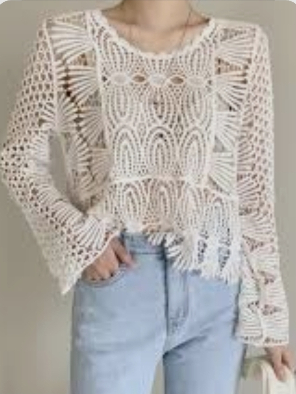 Rebellion Again Ivory Crochet Crop Ton, Medium